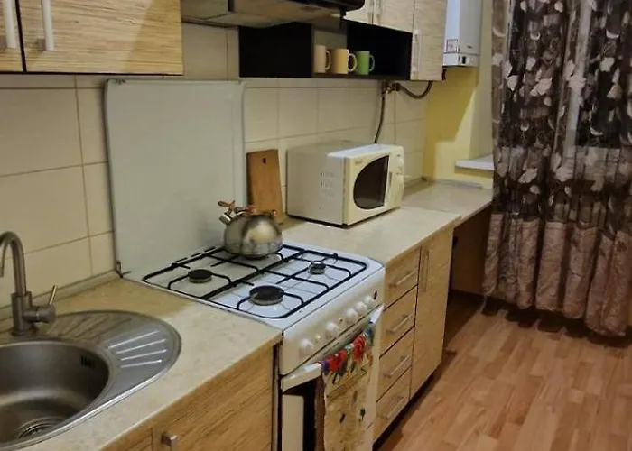 дві кімнати коло опери * Львов