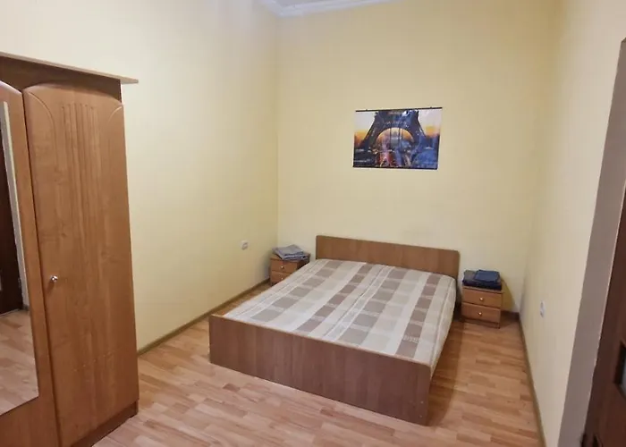 дві кімнати коло опери לבוב